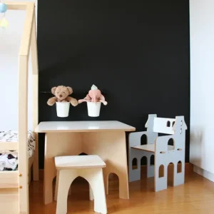 Köp nu Bord och stol till barnrummet, Roundabout