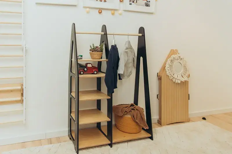 Duck Woodworks, garderob klädstång med hyllor, svart/natur Beställ nu