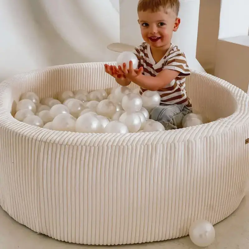 Sista chansen Beige bollhav BASIC, 90×30, med 200 bollar