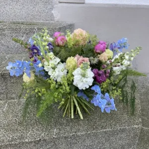 Expressleverans Stående bukett begravning - sommar