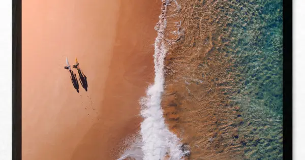 Beställ nu Surfare på en Beach - Tavla
