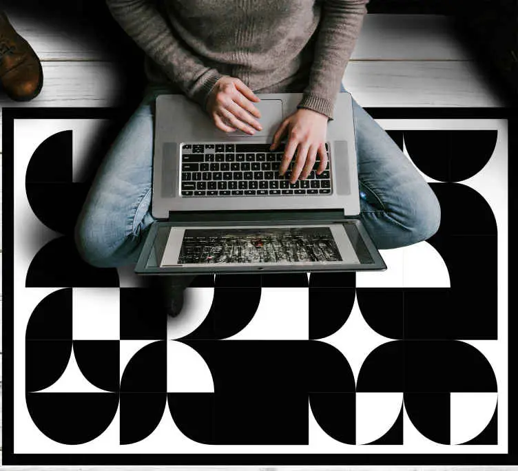 Böjda svarta former Vinylmatta geometrisk Bästa pris