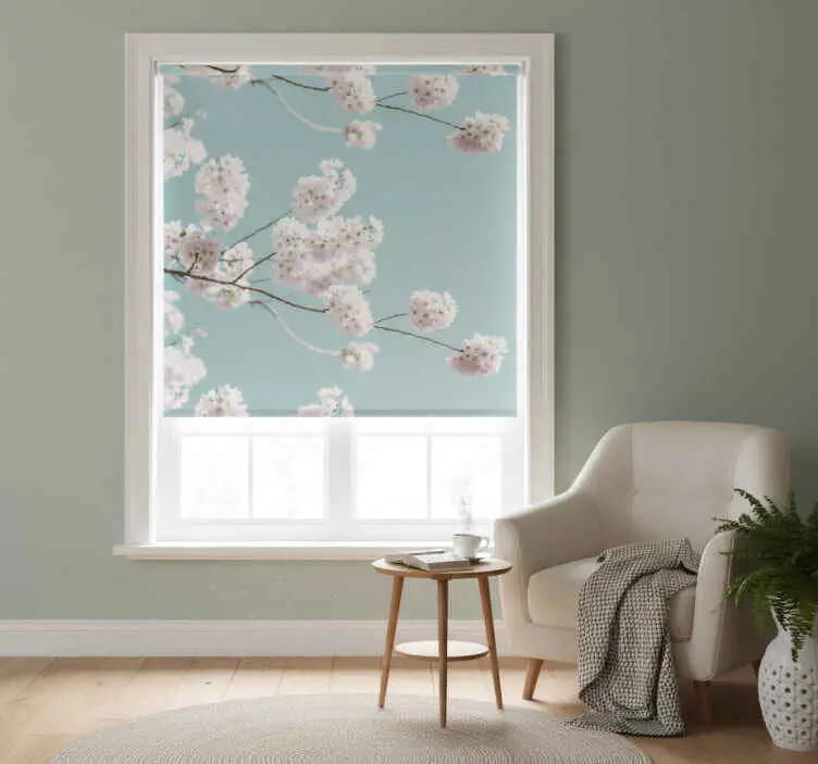 Kampanjpris Vit rullgardin elegant och feminin blommönster