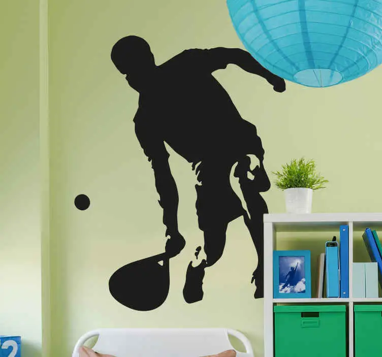 Beställ nu Padelspelare med racketväggdekor